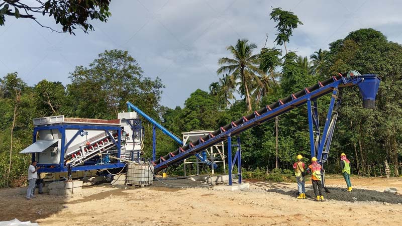Compact Design Mobile Concrete Plant